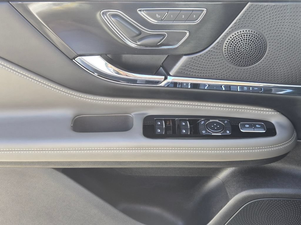 Used 2024 Lincoln Corsair Grand Touring AWD/4WD image 22