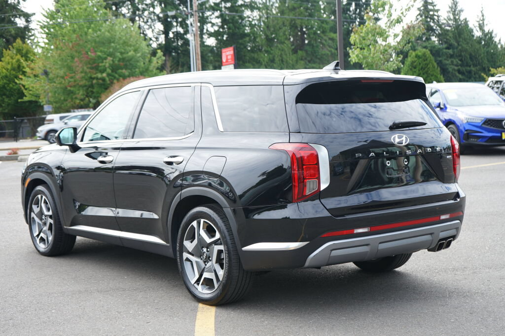 Used 2023 Hyundai Palisade Limited w/ Cargo Package AWD/4WD image 7
