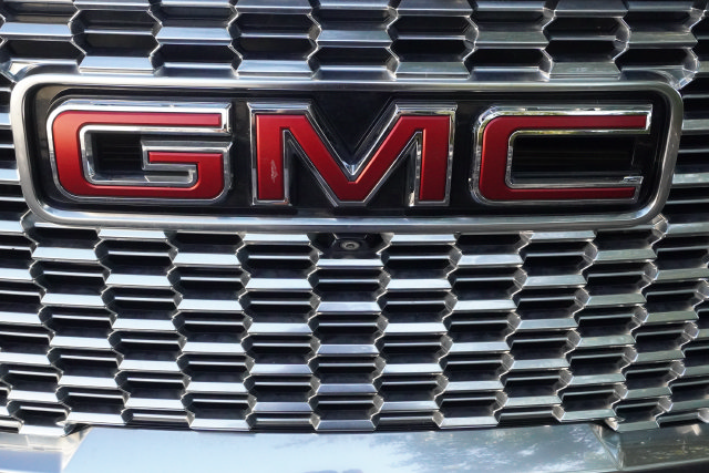 Used 2021 GMC Yukon Denali w/ Denali Ultimate Package AWD/4WD image 40