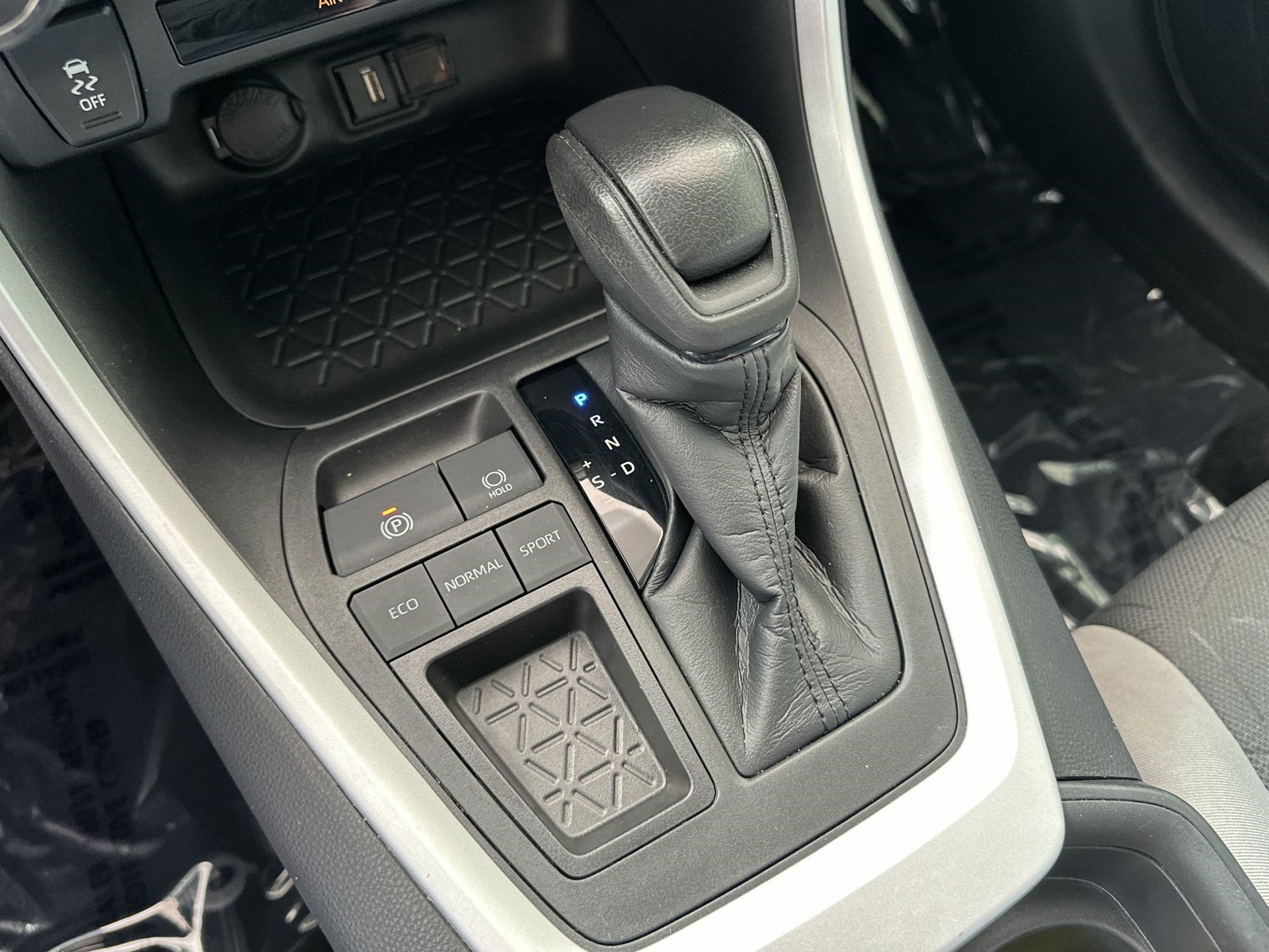 Used 2021 Toyota RAV4 XLE image 23