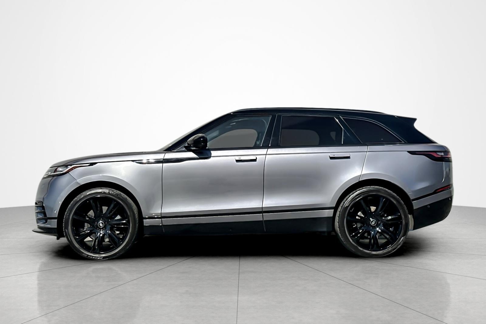 Used 2021 Land Rover Range Rover Velar R-Dynamic HSE image 2