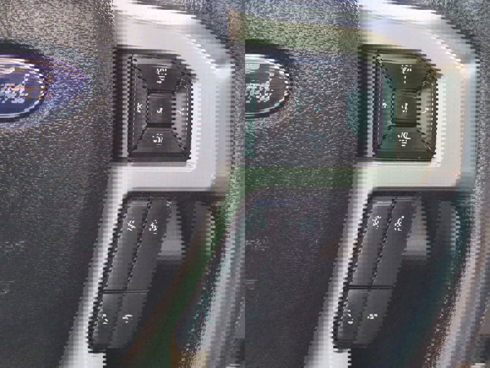 Used 2015 Ford F150 Platinum w/ Equipment Group 701A Luxury image 26