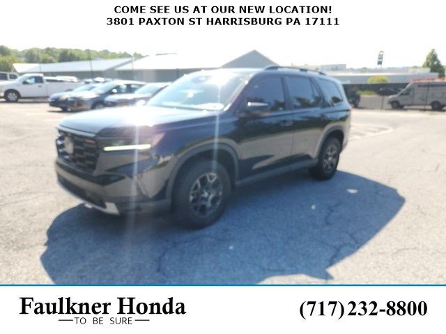 Certified 2023 Honda Pilot TrailSport image 1