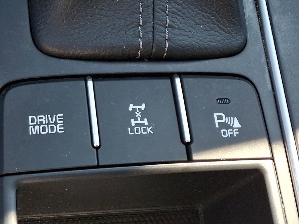 Used 2019 Kia Sorento LX w/ LX Convenience Package image 24