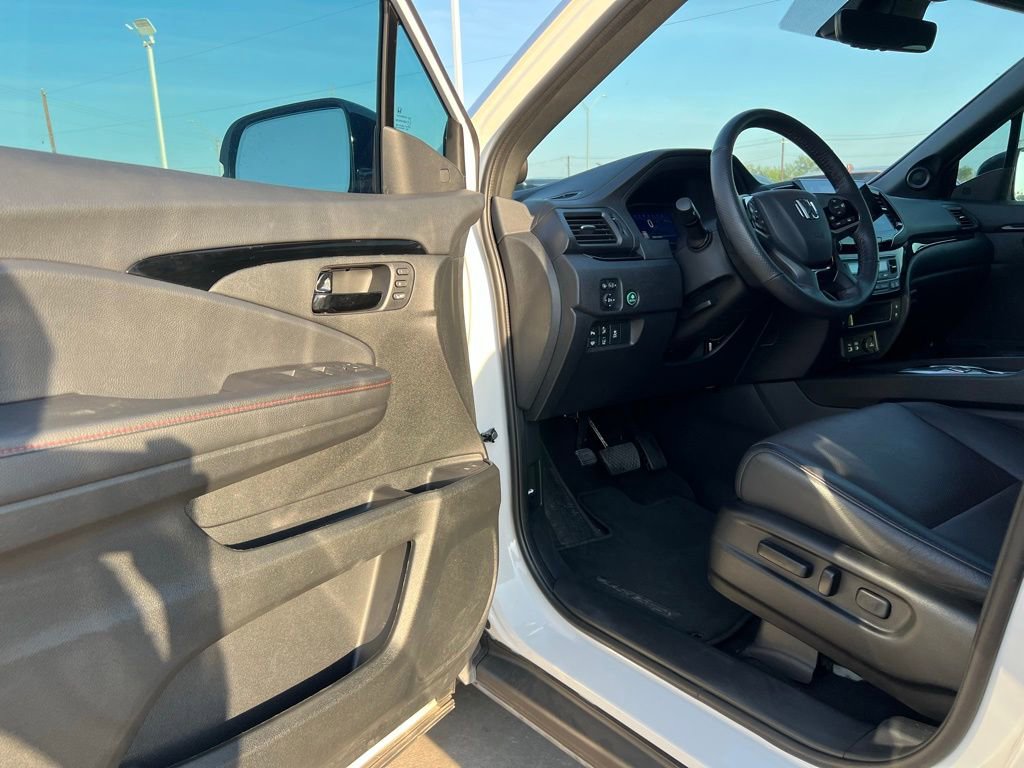 Used 2025 Honda Passport Black Edition image 19