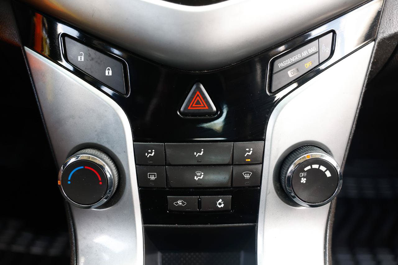 Used 2012 Chevrolet Cruze LT FWD image 29