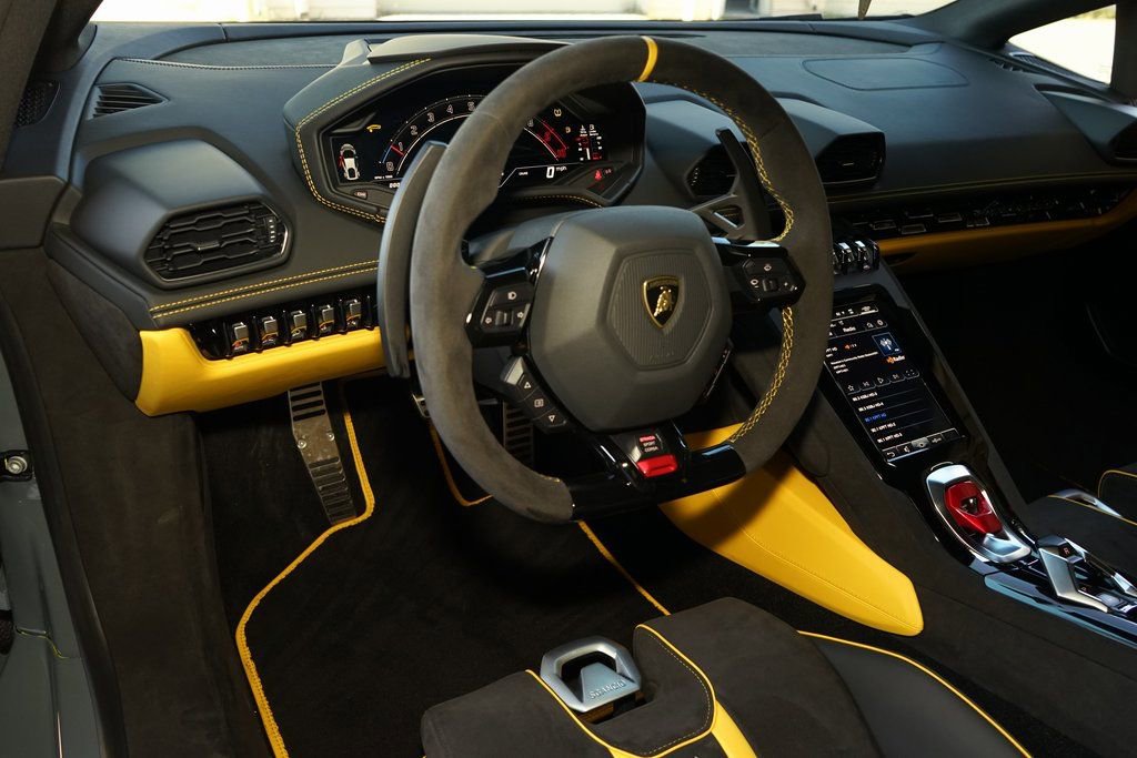 Used 2024 Lamborghini Huracan Tecnica image 11