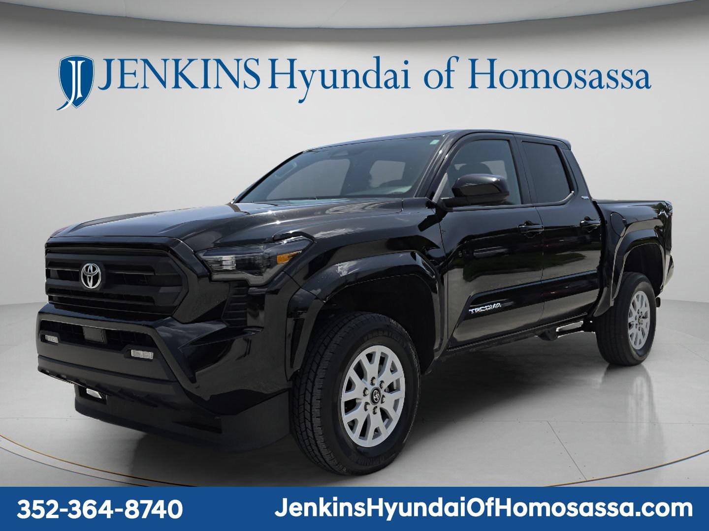 Used 2024 Toyota Tacoma SR5 RWD image 11