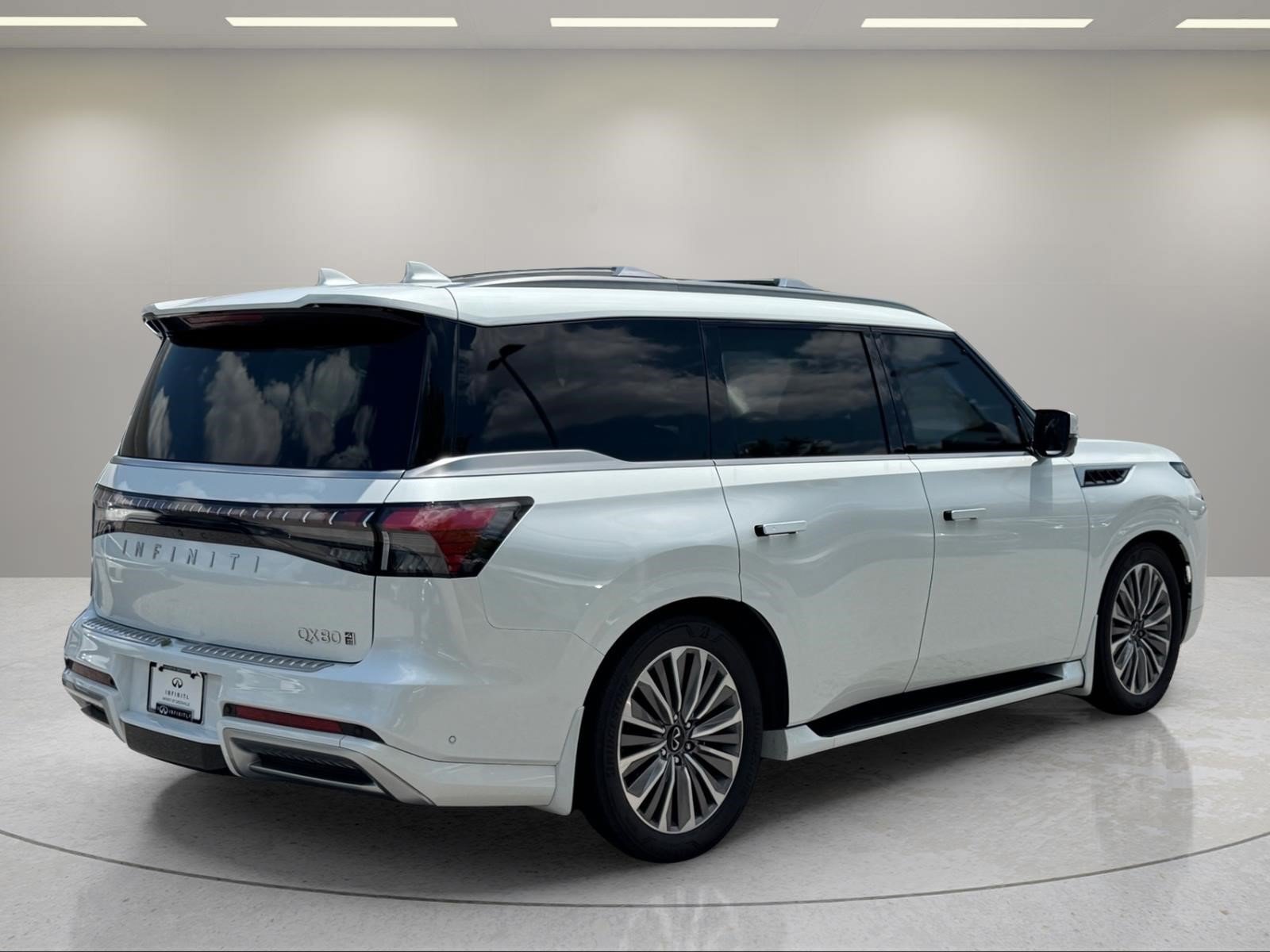 Certified 2025 INFINITI QX80 Sensory w/ Exterior Package AWD/4WD image 5