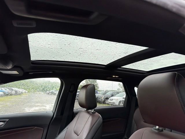 Used 2020 Ford Edge Titanium w/ Equipment Group 301A AWD/4WD image 15