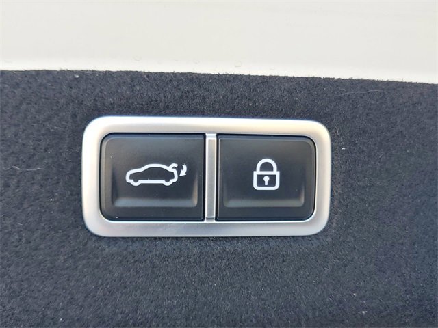 Used 2023 Genesis G70 3.3T w/ Sport Prestige Package image 10