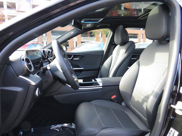 Used 2025 Mercedes-Benz C 300 4MATIC Sedan image 17