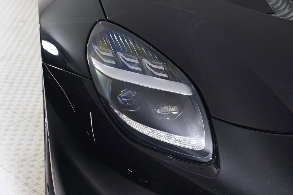 Used 2025 Aston Martin Vanquish image 27