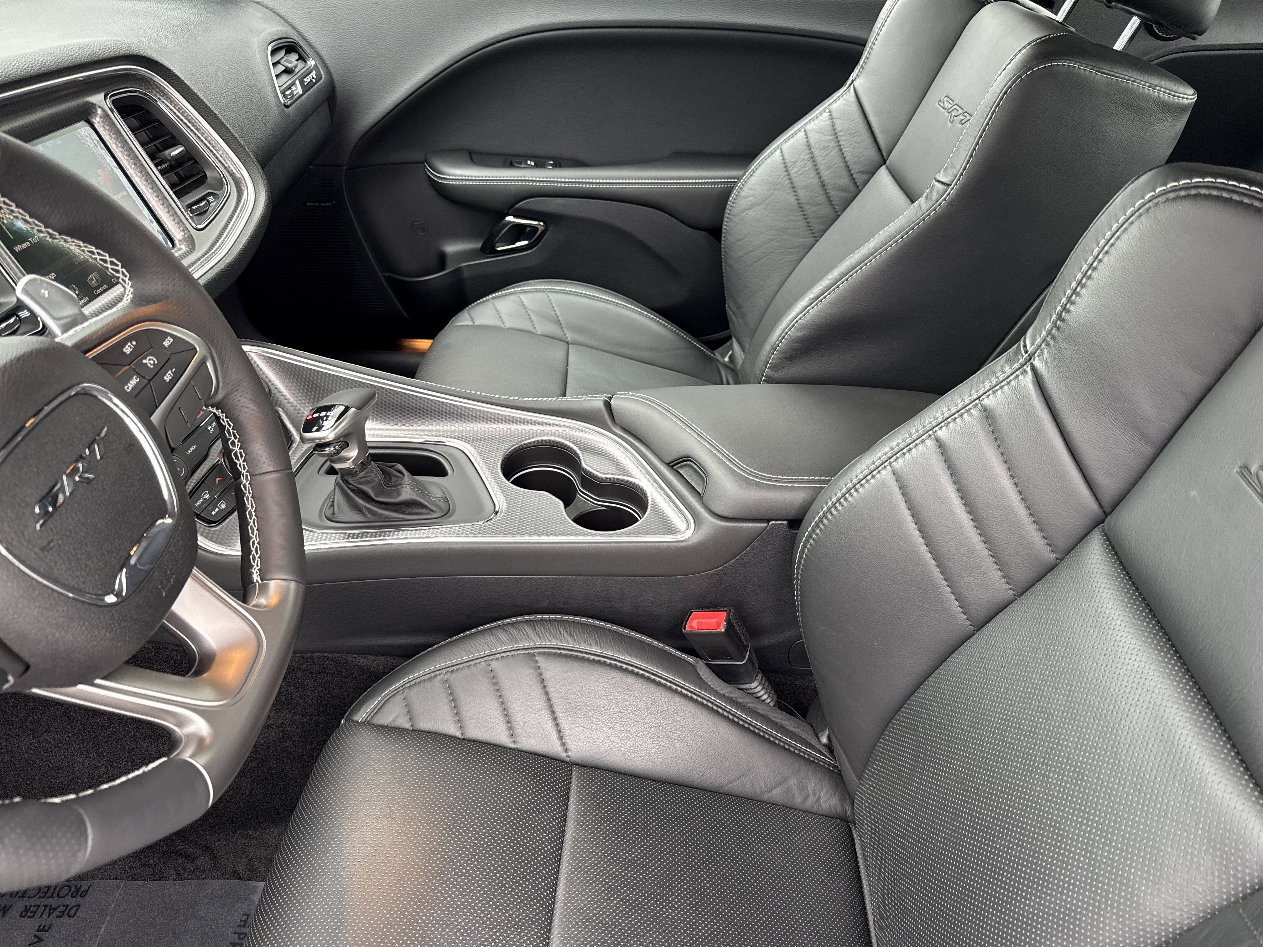 Used 2015 Dodge Challenger SRT Hellcat image 32