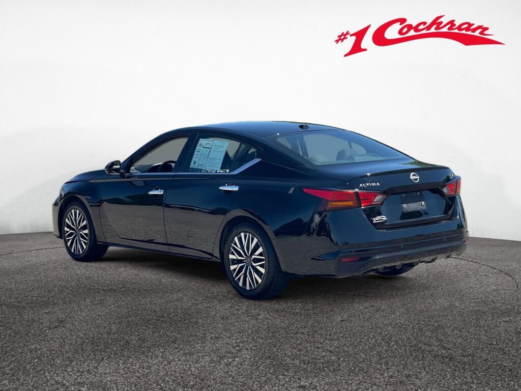 Used 2024 Nissan Altima 2.5 SV FWD image 22