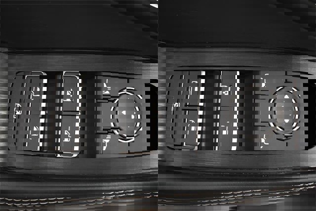 Used 2021 Nissan Rogue Platinum image 16