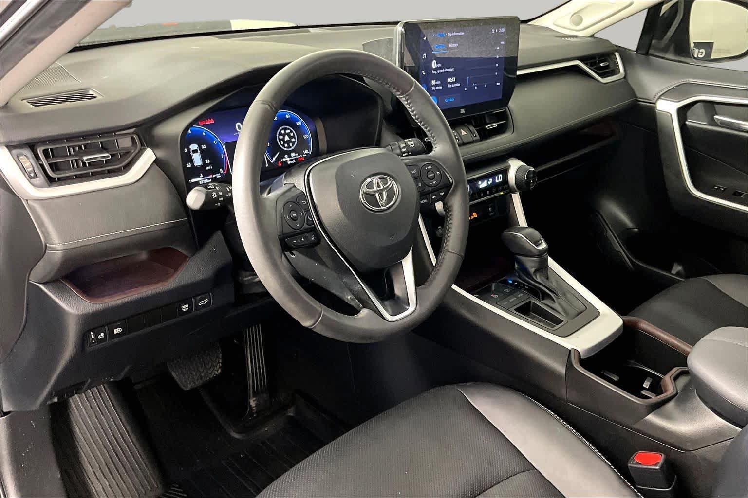 Used 2023 Toyota RAV4 Limited FWD image 17