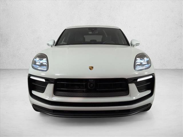 Certified 2025 Porsche Macan Turbo image 6