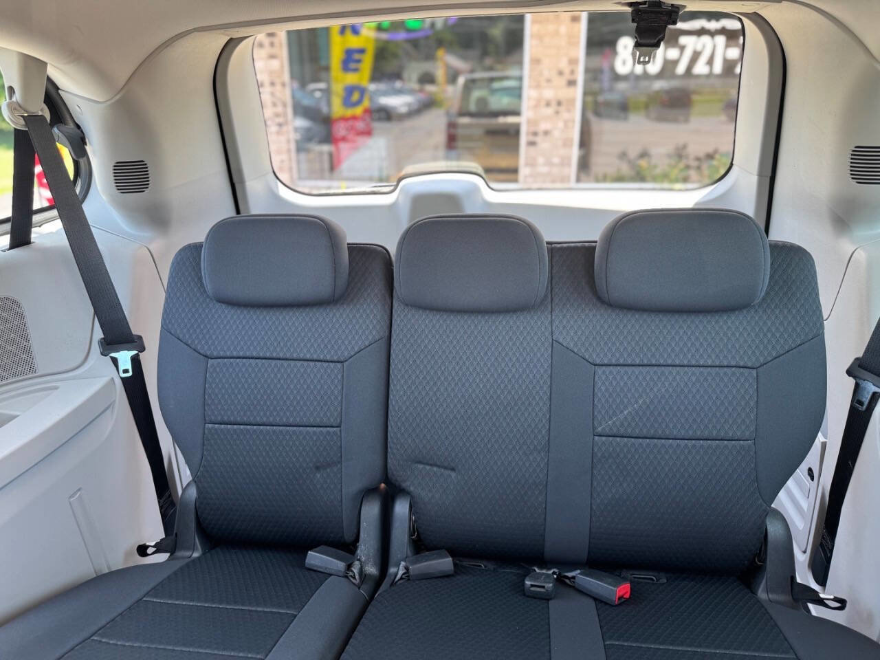 Used 2010 Dodge Grand Caravan SE image 12