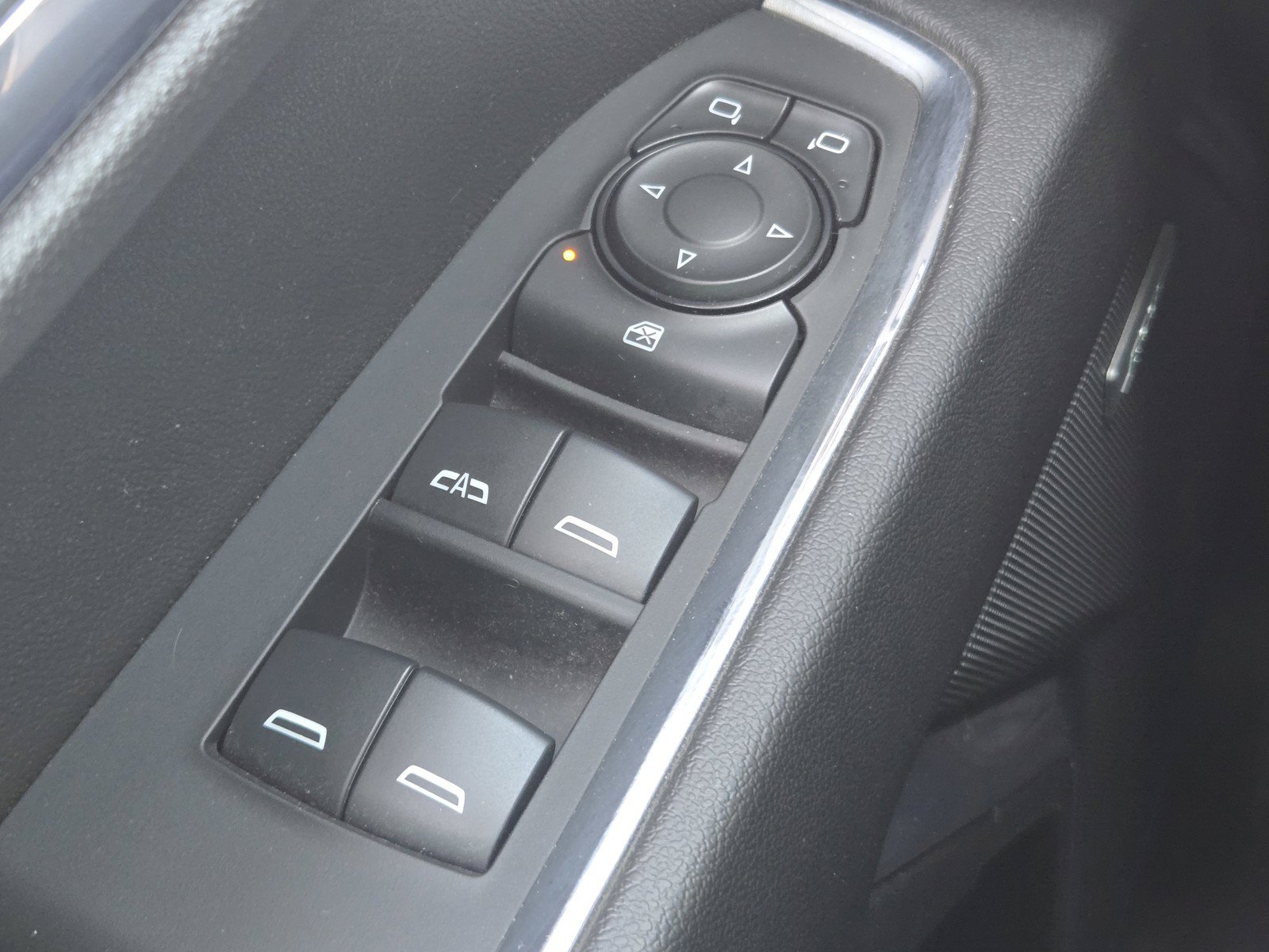Used 2024 Chevrolet Silverado 1500 RST w/ Redline Edition AWD/4WD image 17