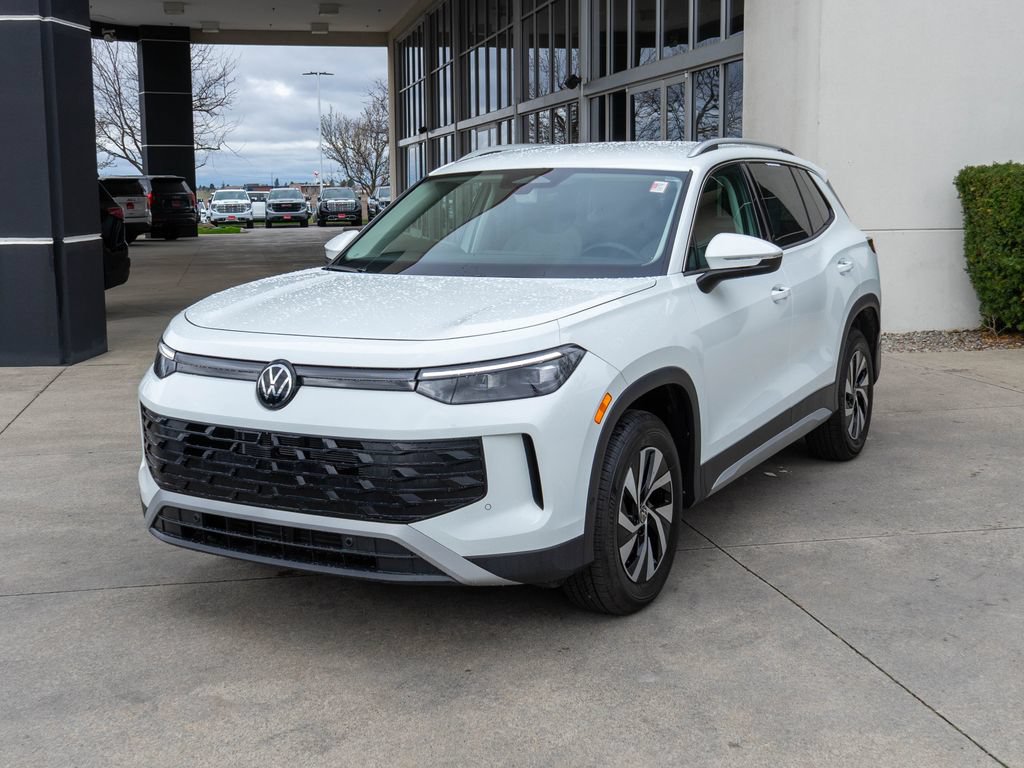 Used 2025 Volkswagen Tiguan S AWD/4WD image 4