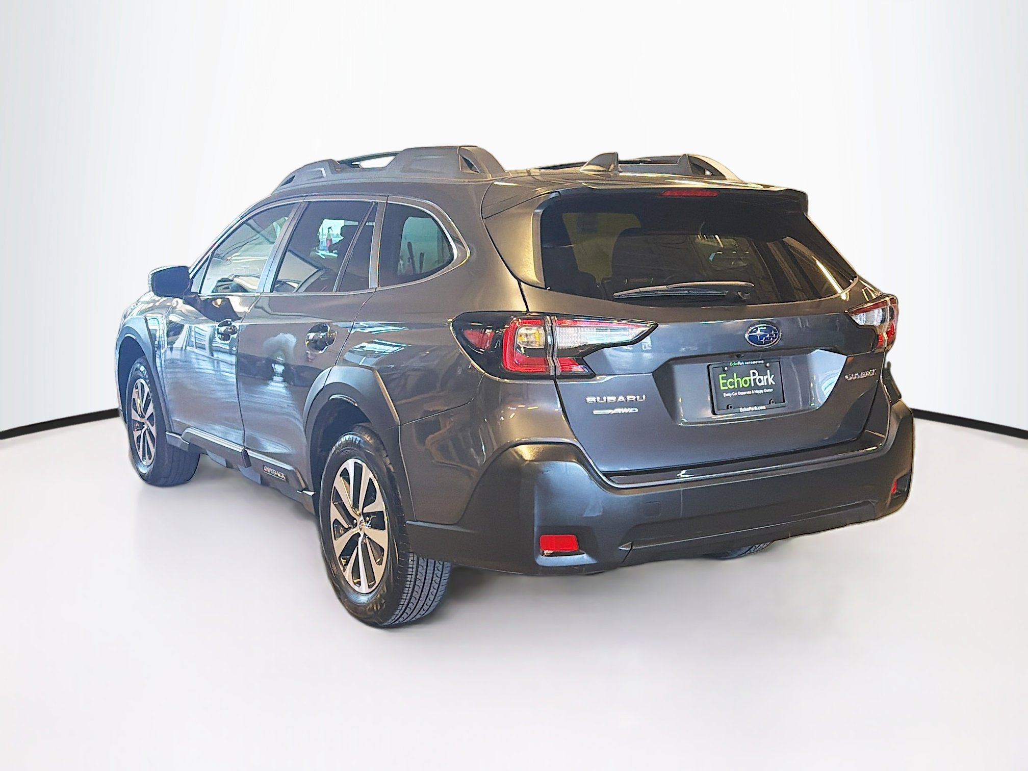 Used 2025 Subaru Outback Premium image 5