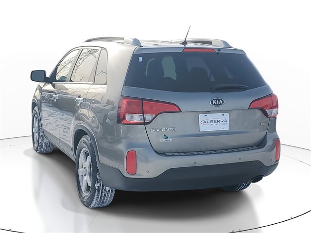 Used 2015 Kia Sorento LX image 2