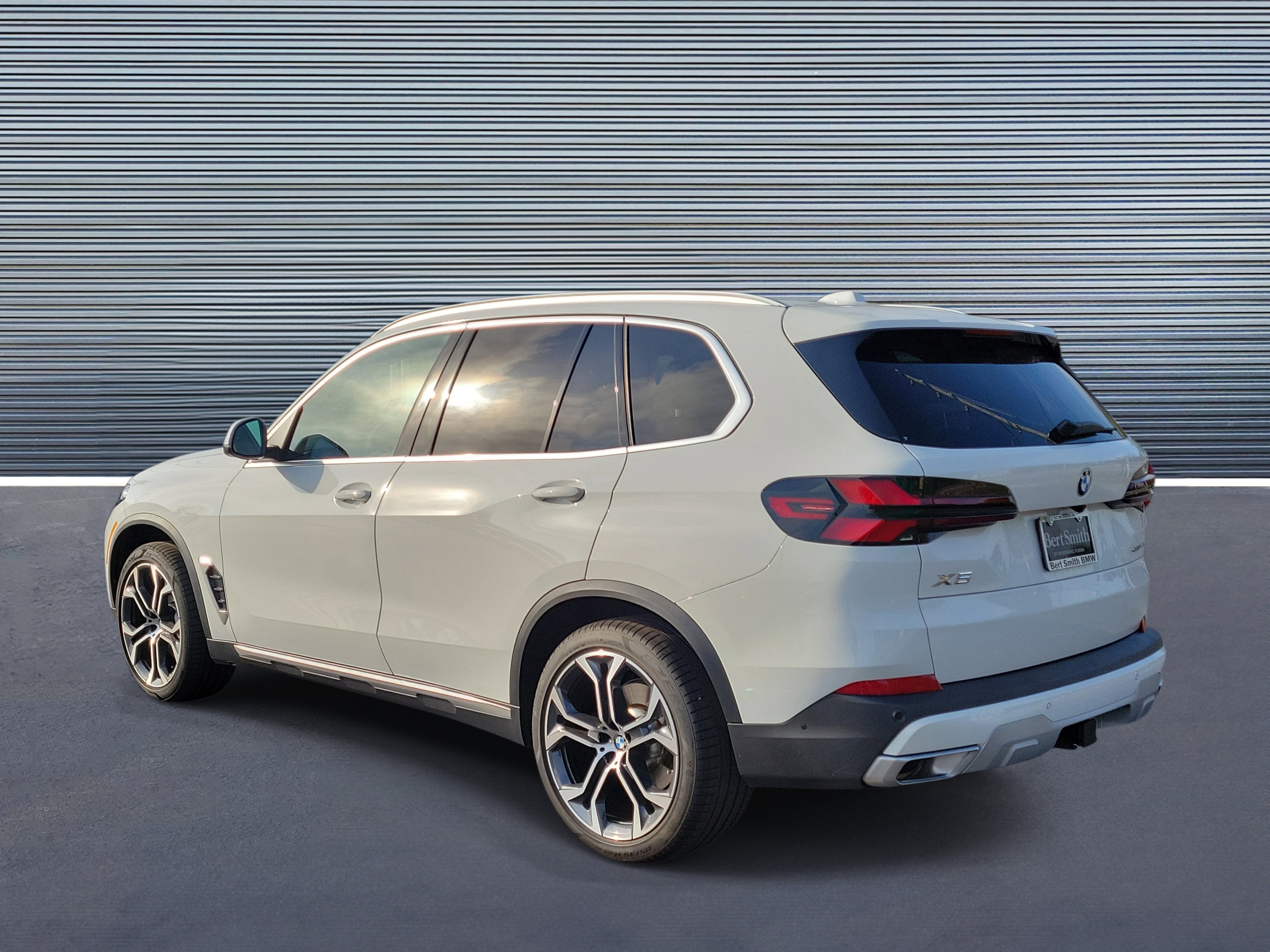 New 2026 BMW X5 sDrive40i w/ Climate Comfort Package image 4