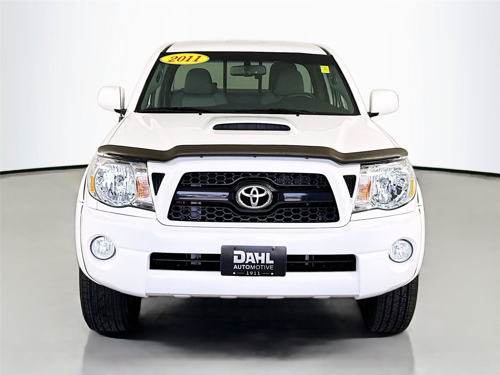 Used 2011 Toyota Tacoma 4x4 Access Cab V6 w/ TRD Sport Pkg image 3