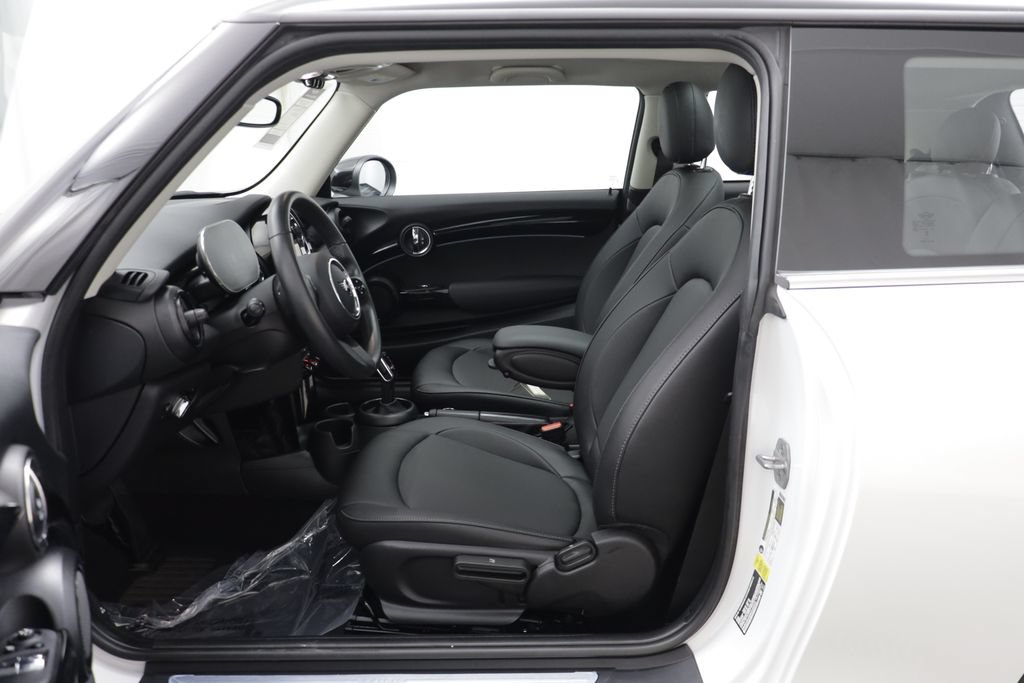 Certified 2024 MINI Cooper 2-Door Hardtop FWD image 5