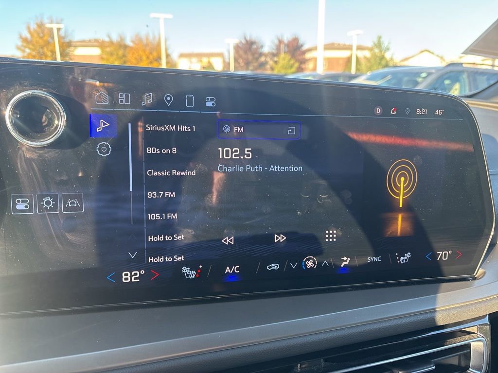 Used 2025 Chevrolet Traverse LT image 26