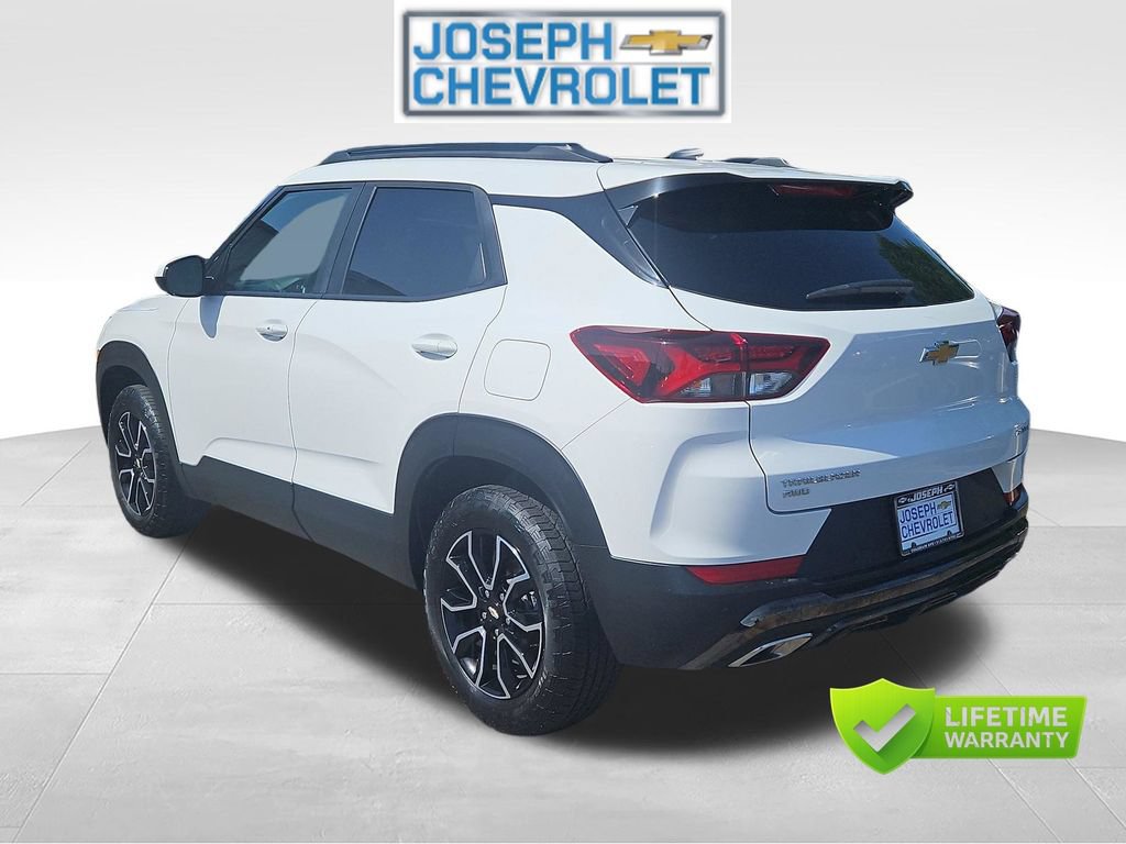 Used 2023 Chevrolet TrailBlazer ACTIV w/ Sun and Liftgate Package AWD/4WD image 3