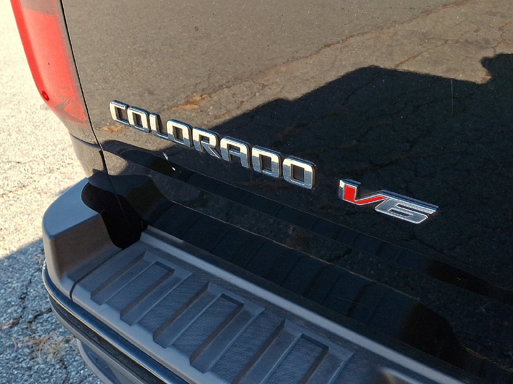 Used 2018 Chevrolet Colorado Z71 AWD/4WD image 34