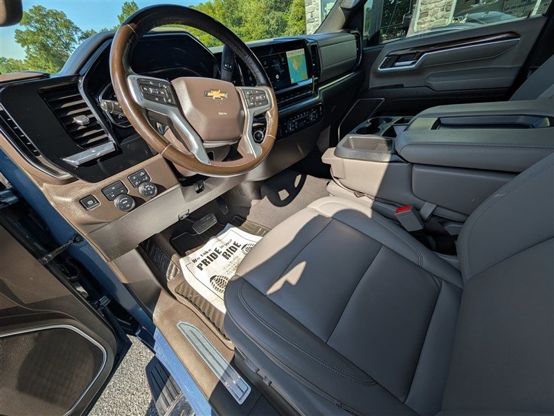 Used 2025 Chevrolet Silverado 2500 LT w/ All Star Edition AWD/4WD image 12