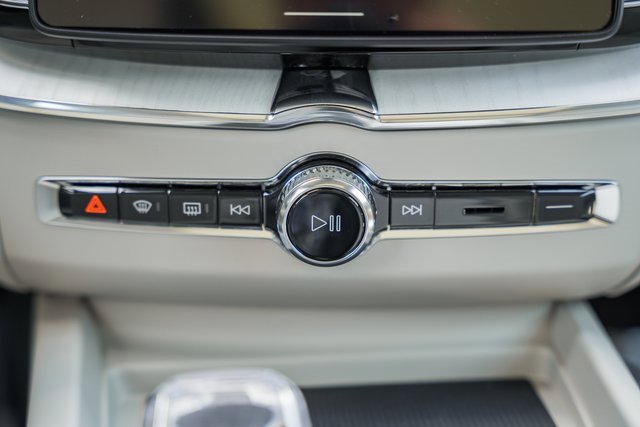New 2026 Volvo XC60 B5 Ultra w/ Climate Package image 22