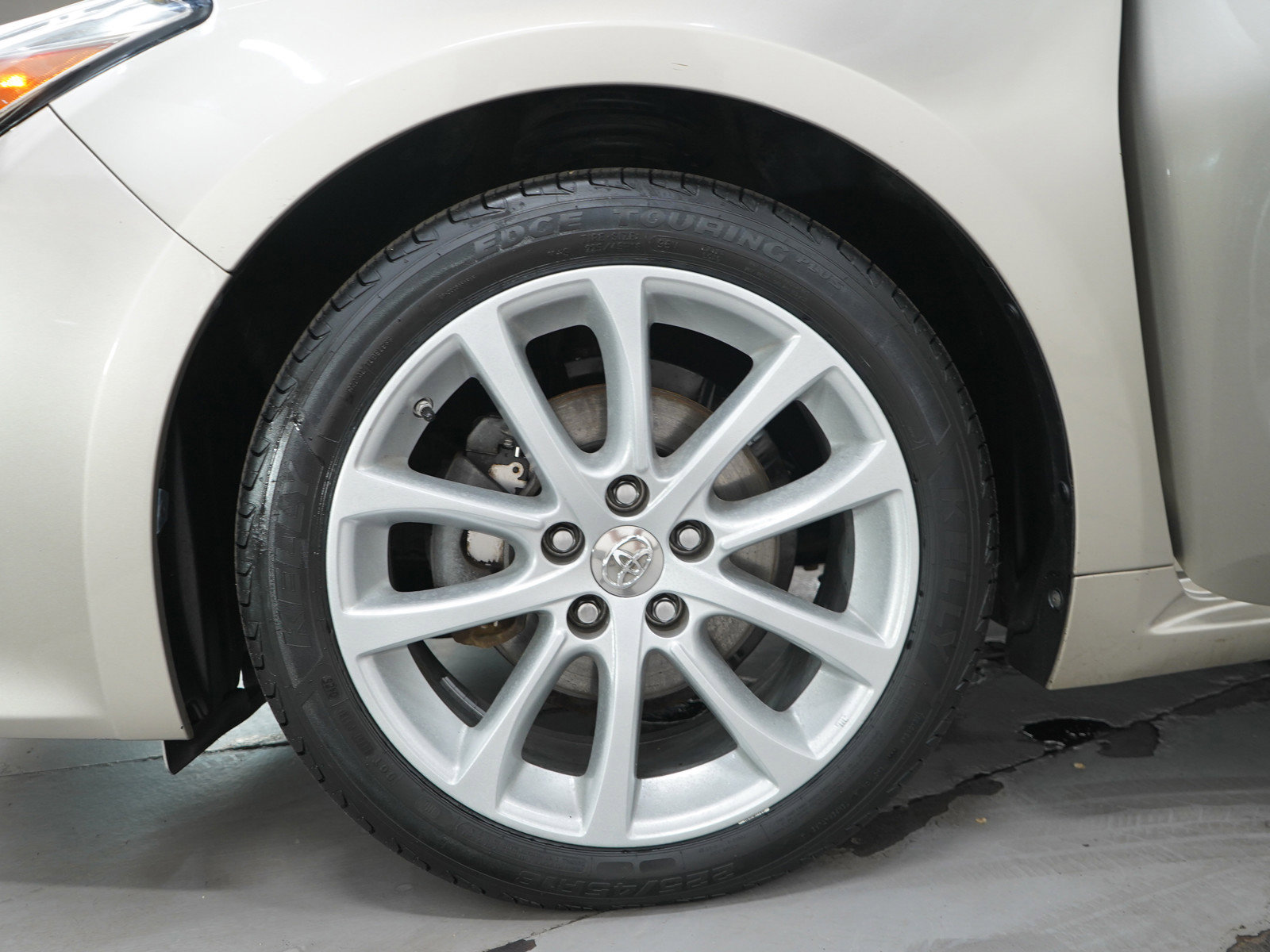 Used 2013 Toyota Avalon Limited FWD image 30