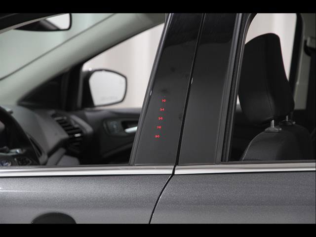 Used 2019 Ford Escape SE FWD image 4