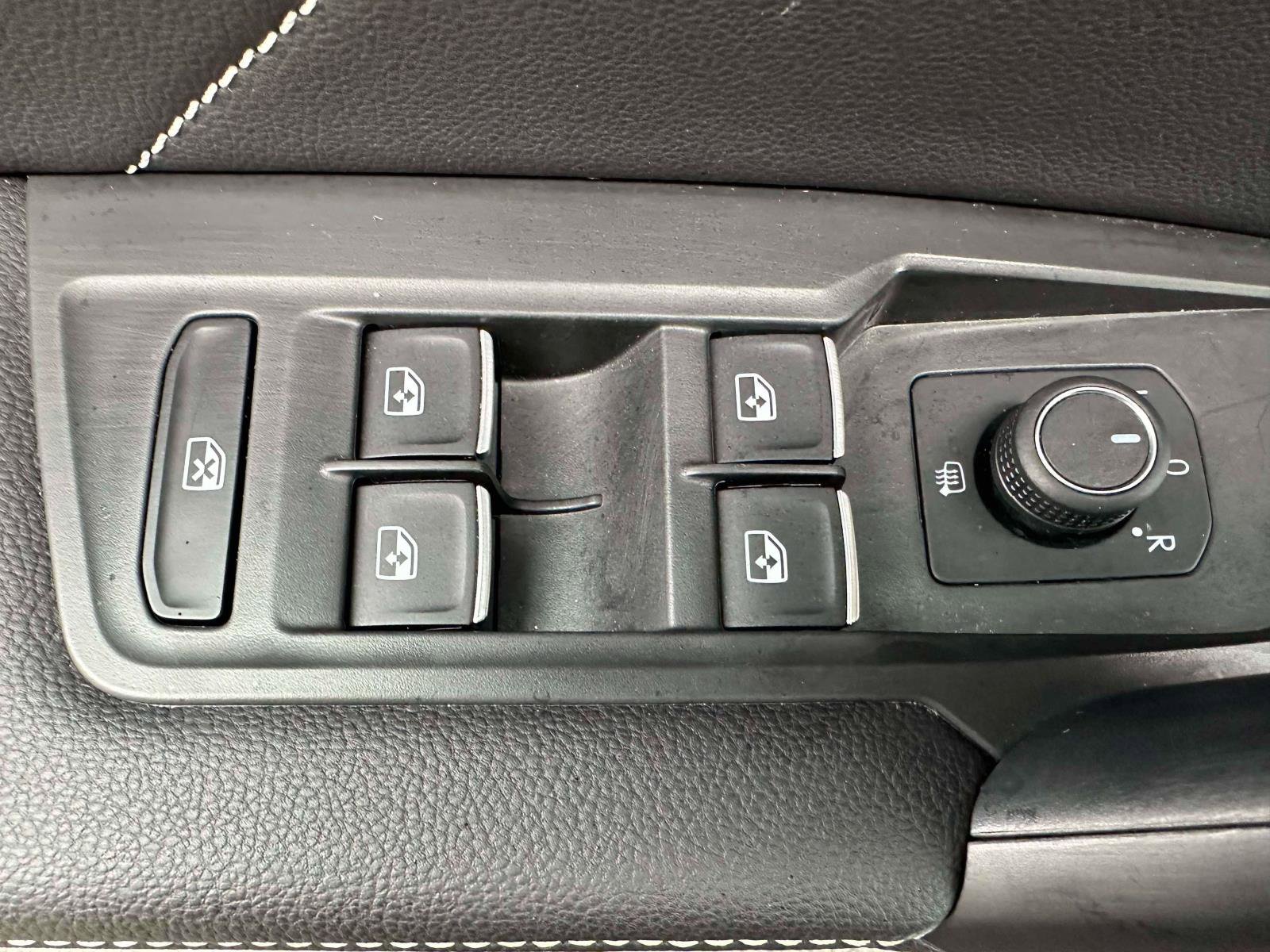 Certified 2023 Volkswagen Tiguan SE image 13