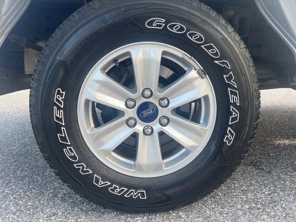 Used 2017 Ford F150 XLT image 3