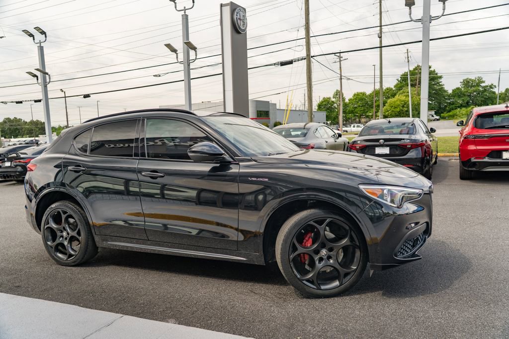 Used 2023 Alfa Romeo Stelvio Veloce AWD/4WD image 11