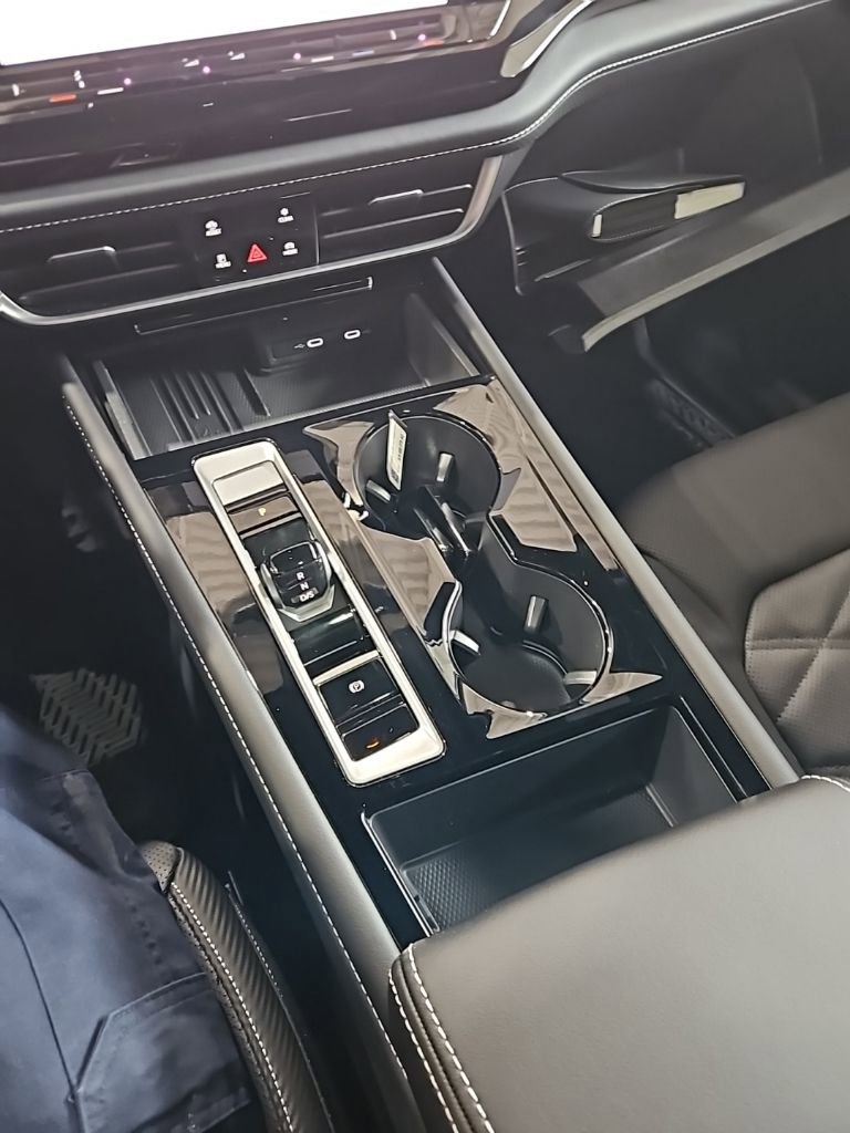 New 2026 Volkswagen Atlas Cross Sport SE image 33