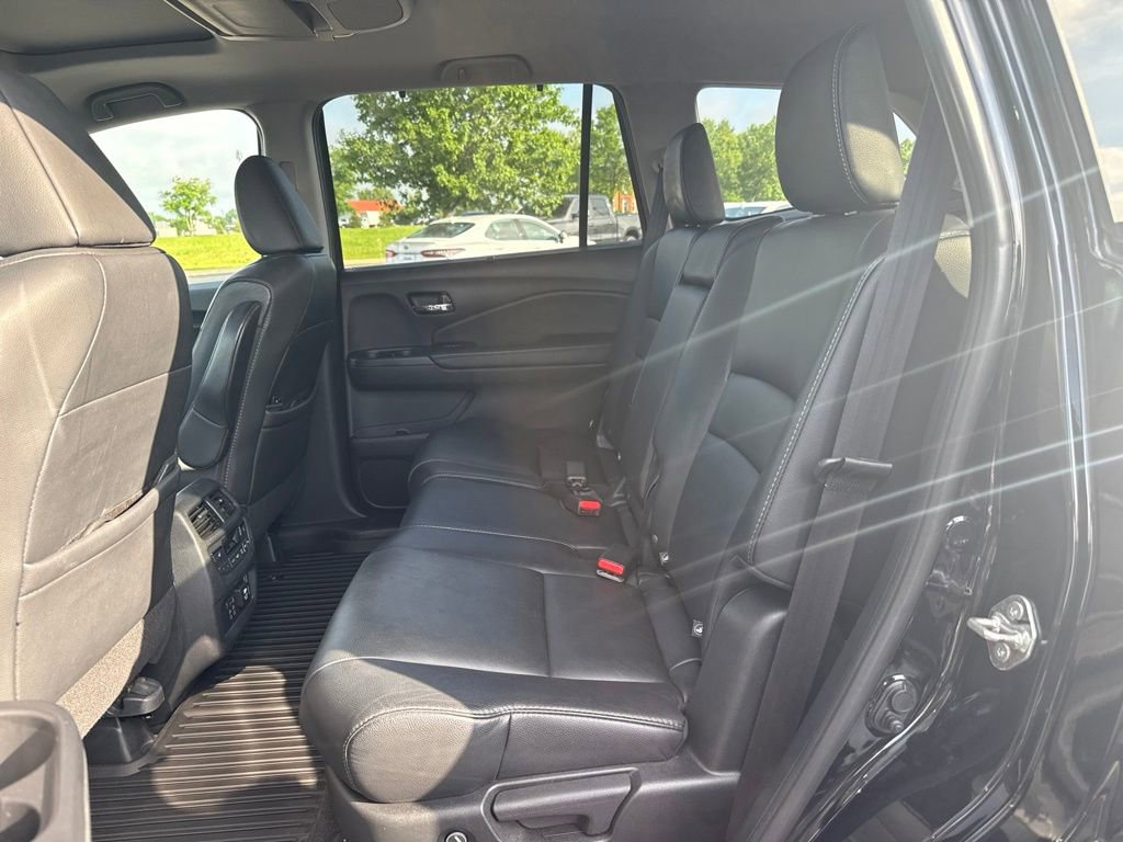 Used 2019 Honda Pilot Touring image 14