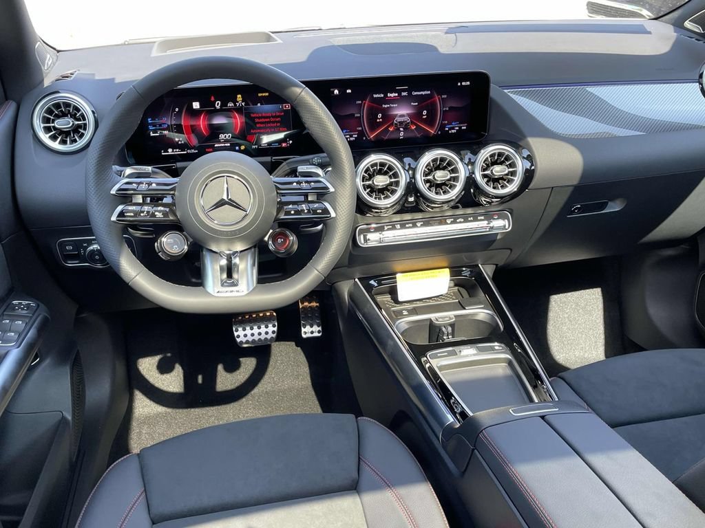 Used 2025 Mercedes-Benz GLA 35 AMG 4MATIC image 21