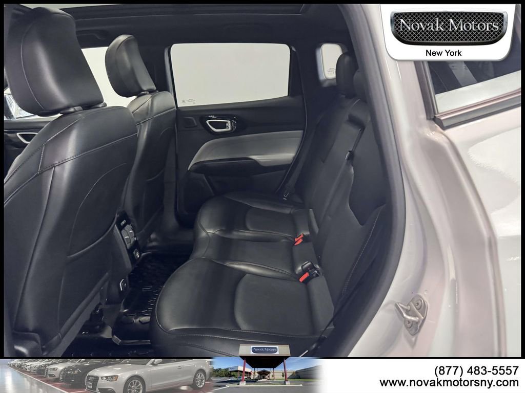 Used 2023 Jeep Compass Limited w/ Sun and Sound Group image 9