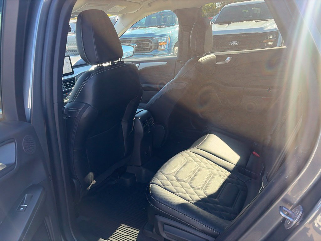 Used 2023 Ford Escape SE w/ PHEV Premium Package FWD image 14