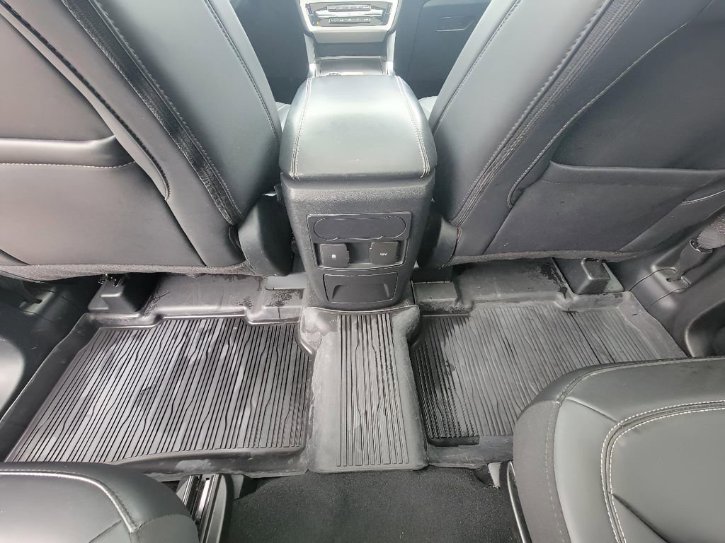 Used 2023 Ford Explorer XLT w/ Equipment Group 202A AWD/4WD image 26