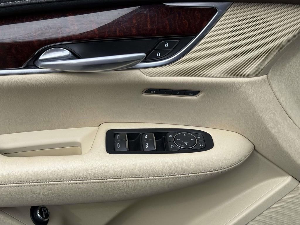 Used 2017 Cadillac XT5 Luxury w/ Driver Awareness Package image 20