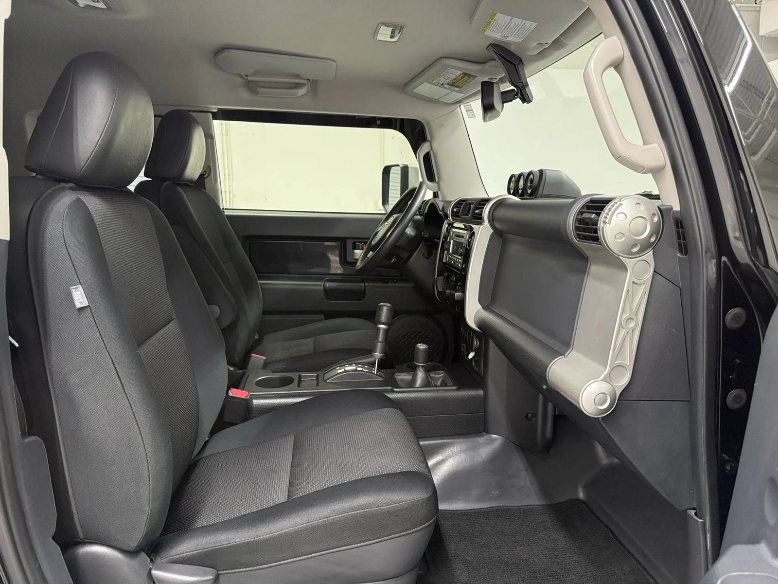 Used 2014 Toyota FJ Cruiser 4WD w/ Upgrade Package image 13