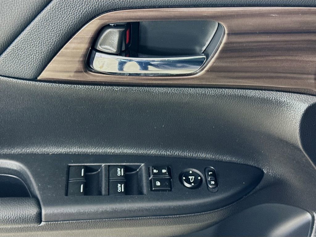 Used 2017 Honda Accord EX image 21