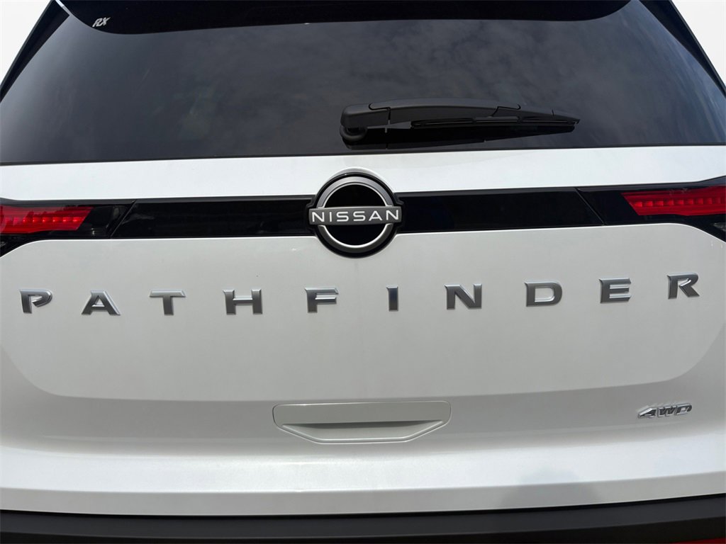 New 2025 Nissan Pathfinder SV image 17